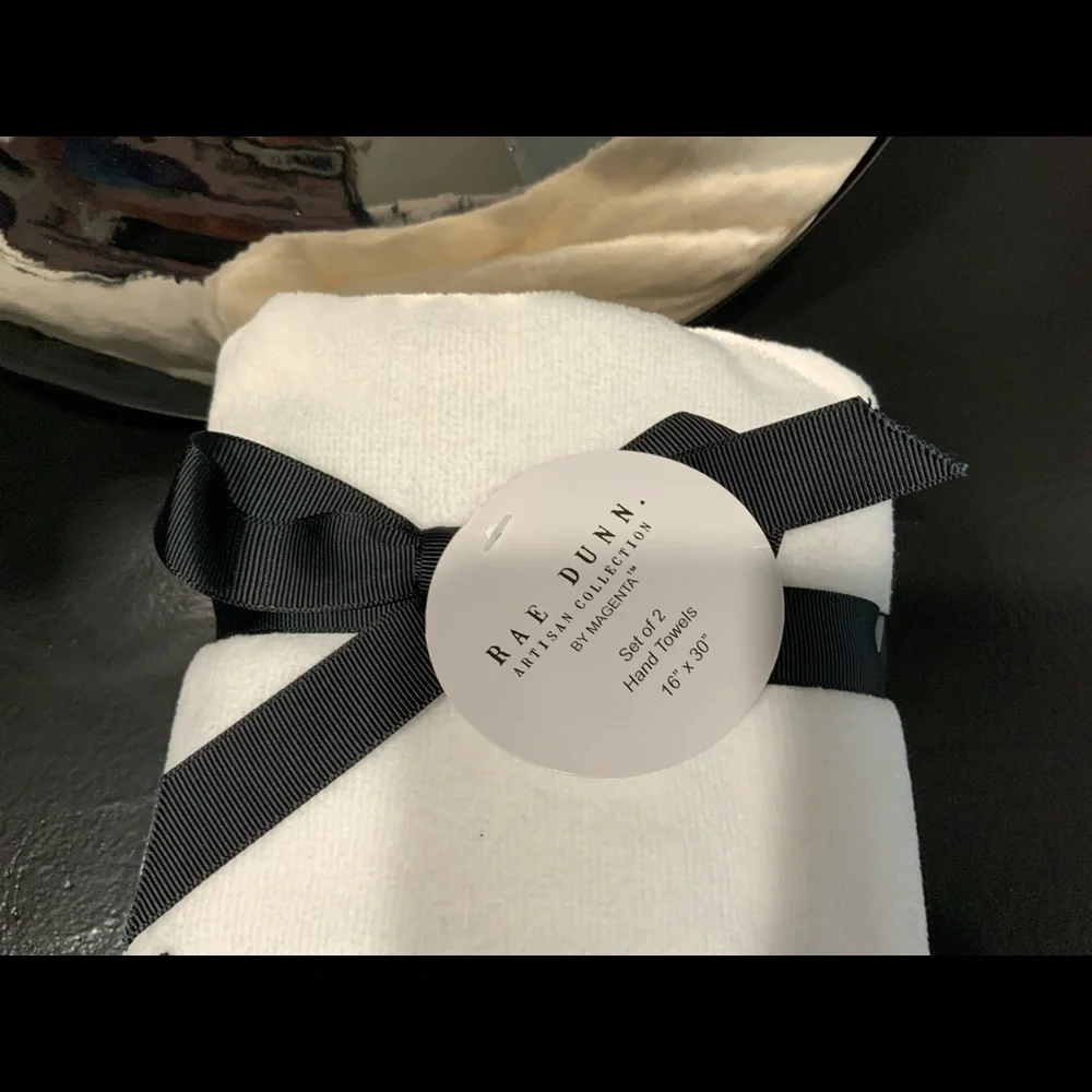 RAE DUNN 2PC HAND TOWEL SET